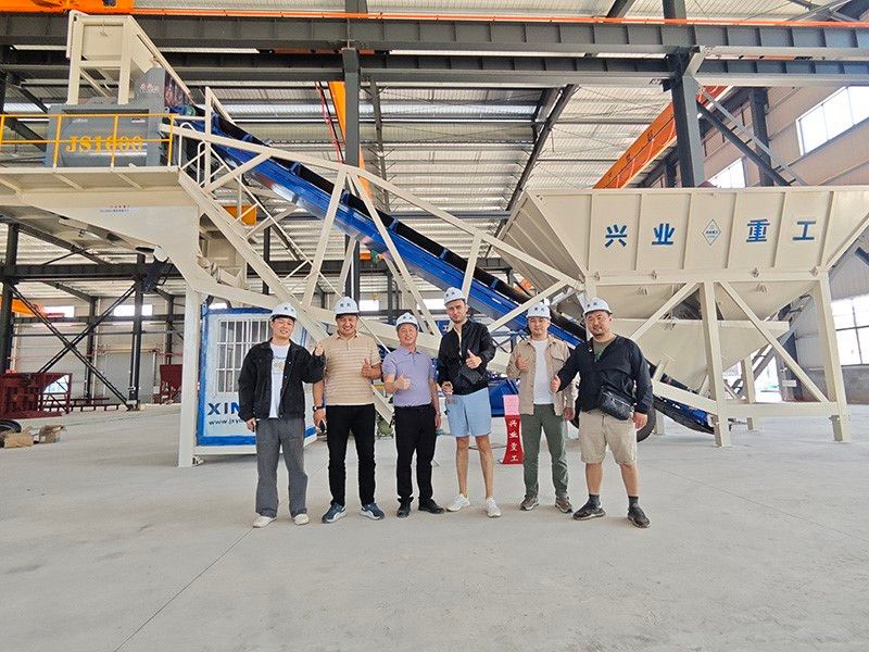 Technical discussion between Xingye engineers and Saudi Arabian clients